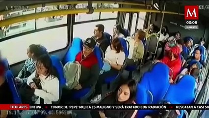 En Toluca, joven denuncia acoso en camión; chofer golpea al sospechoso