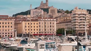  Plongez dans l'ambiance chaleureuse et authentique du restaurant Il Trio à Marseille !   Découvrez un voyage culinaire méditerranéen avec nos délicieuses spécialités préparées avec passion et savoir-faire.   Chaque bouchée est une explosion de sa
