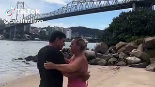 Casal de SC diverte seguidores nas redes sociais dançando em pontos turísticos do Brasil