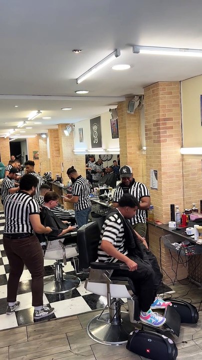 Imagine tu te balades dans la rue et tu vois ça, tu les rejoins ?