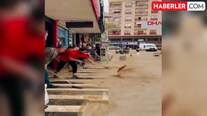 Şırnak'ta sel sularına kapılan 1'i çocuk 2 kişiyi çevredekiler kurtardı