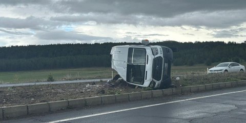 Ardahan'da minibüs kazası: 1 kişi hayatını kaybetti, 13 kişi yaralandı
