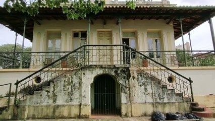 O BELÍSSIMO CASARÃO DOS CACHORROS