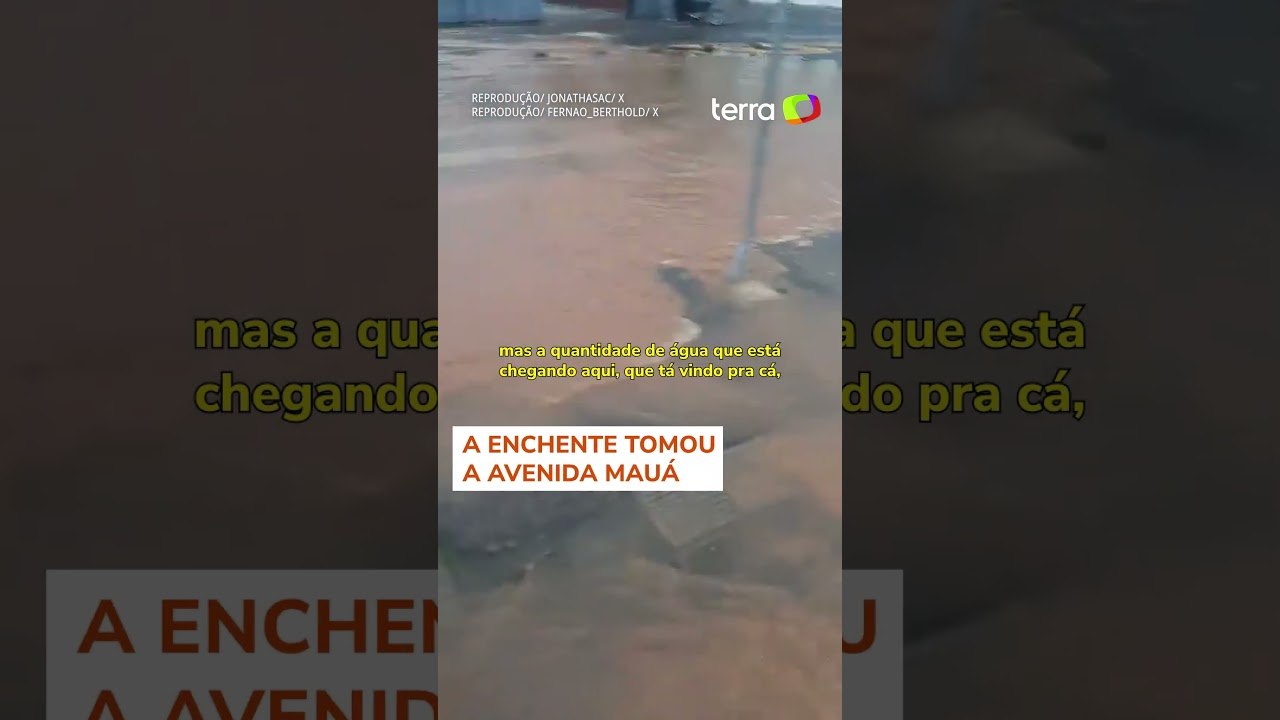 Casa de Bombas se rompe e água inunda Centro Histórico de Porto Alegre #shorts