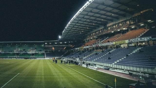 Interruption définitive du match Troyes-Valenciennes à cause des incidents liés aux fumigènes