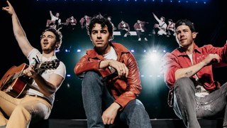 Jonas Brothers posponen sus conciertos