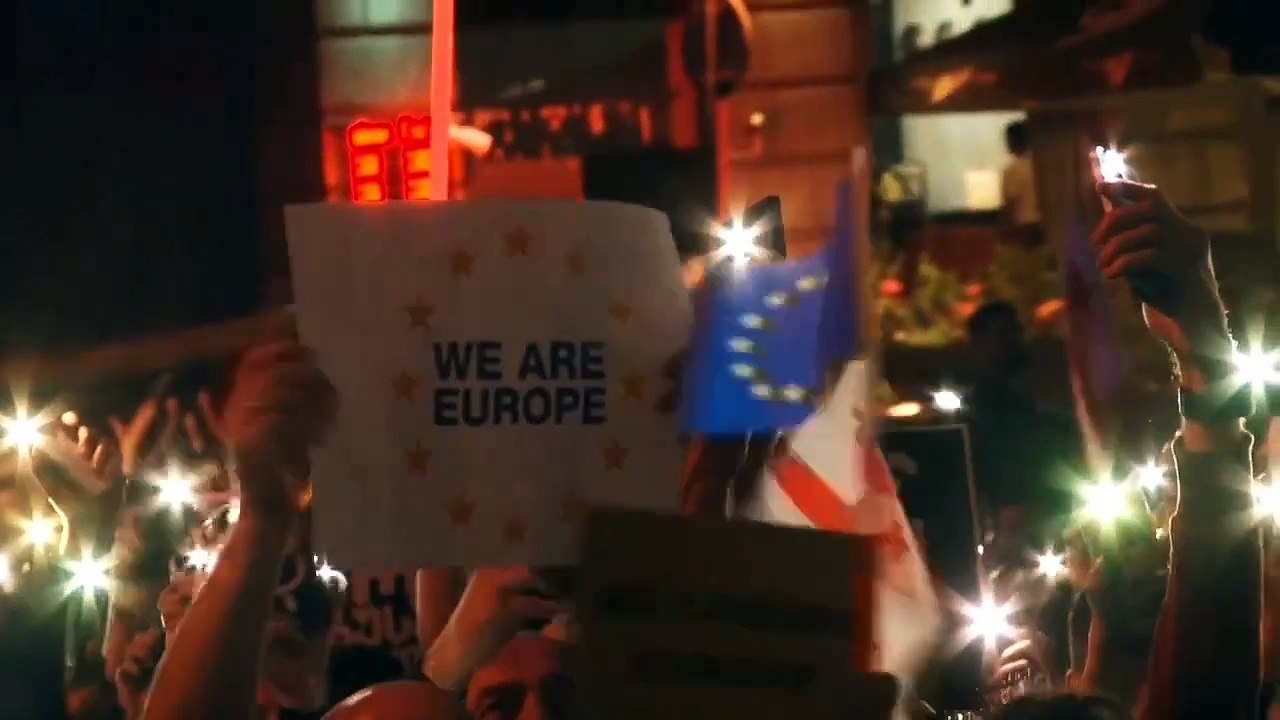 Thousands join rally against Georgia 'foreign influence' bill 