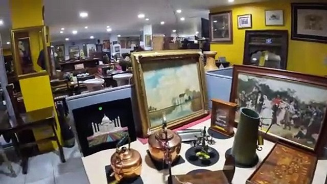 Chiang Mai Auction _ Vintage-Laden in Chiang Mai Thailand (720p_60fps_H264-128kbit_AAC)