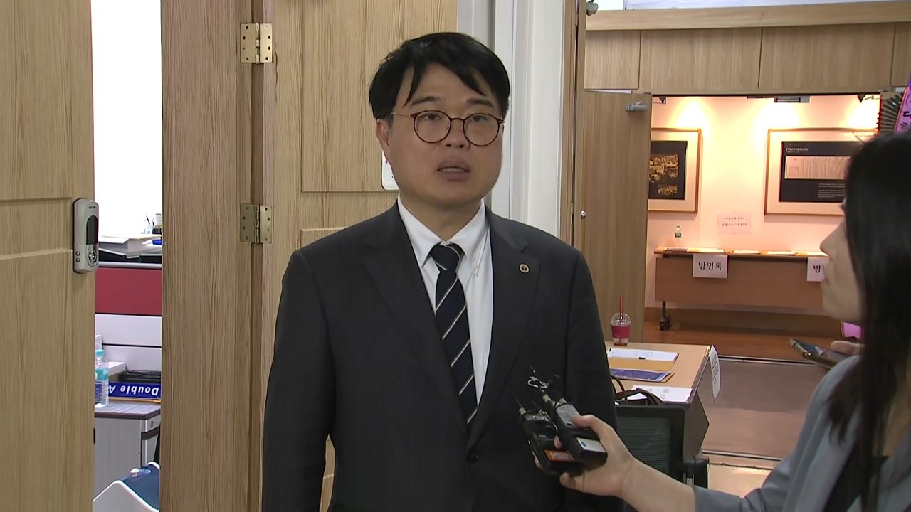 임현택 의협회장 "의대 증원 강행 시 동네병원 휴진 등 의료대란 초래" / YTN