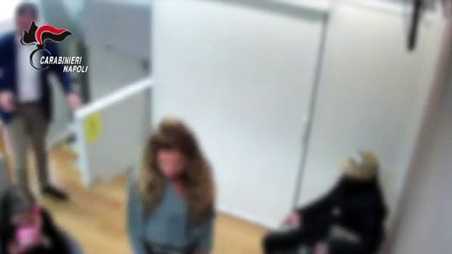 Chiaiano, il video della rapina in banca con ostaggi: coppia arrestata