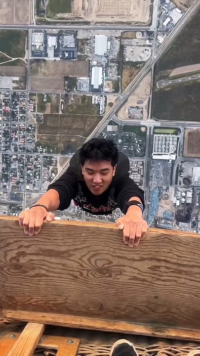 Parachute stunt