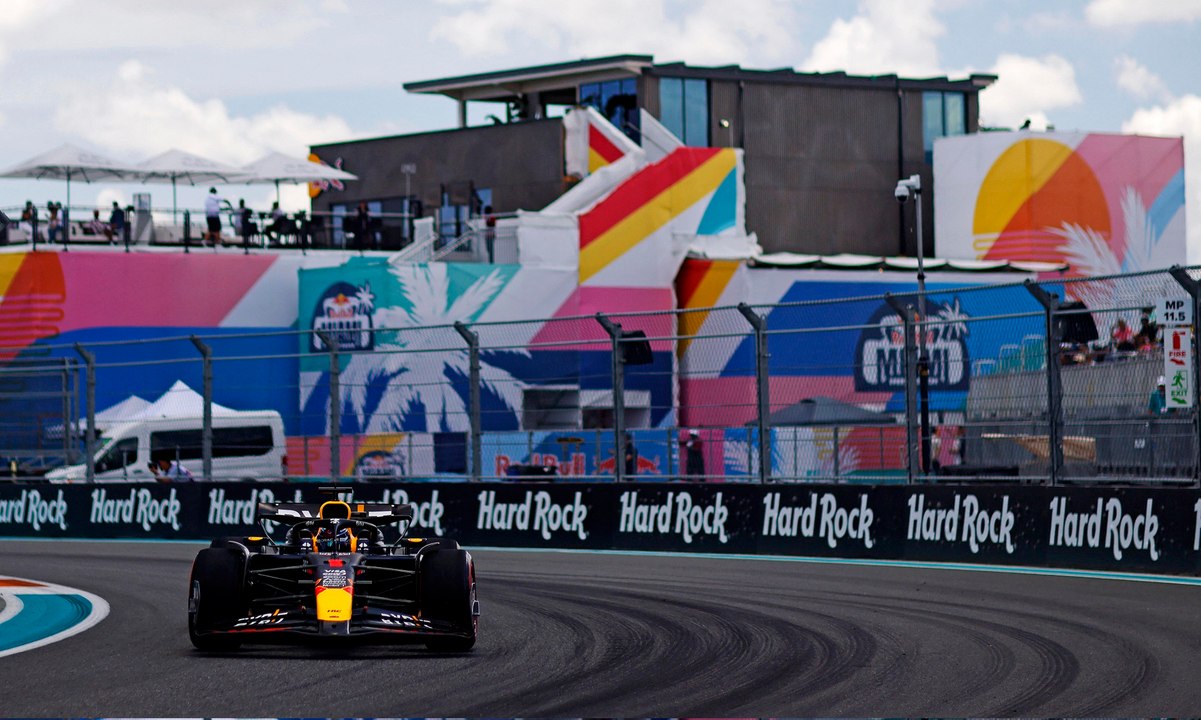 فيرستابن يواصل التألّق في جائزة ميامي الكبرى