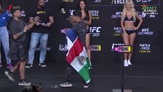UFC 301 - Respect et applaudissements pour la pesé d’Aldo et de Martinez