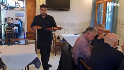 Napoli, polpo "alla Luciana" per Vannacci