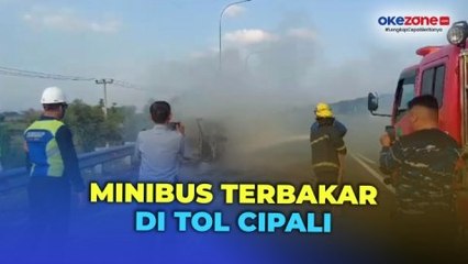 Detik-Detik Minibus Hangus Terbakar di Tol Cipali