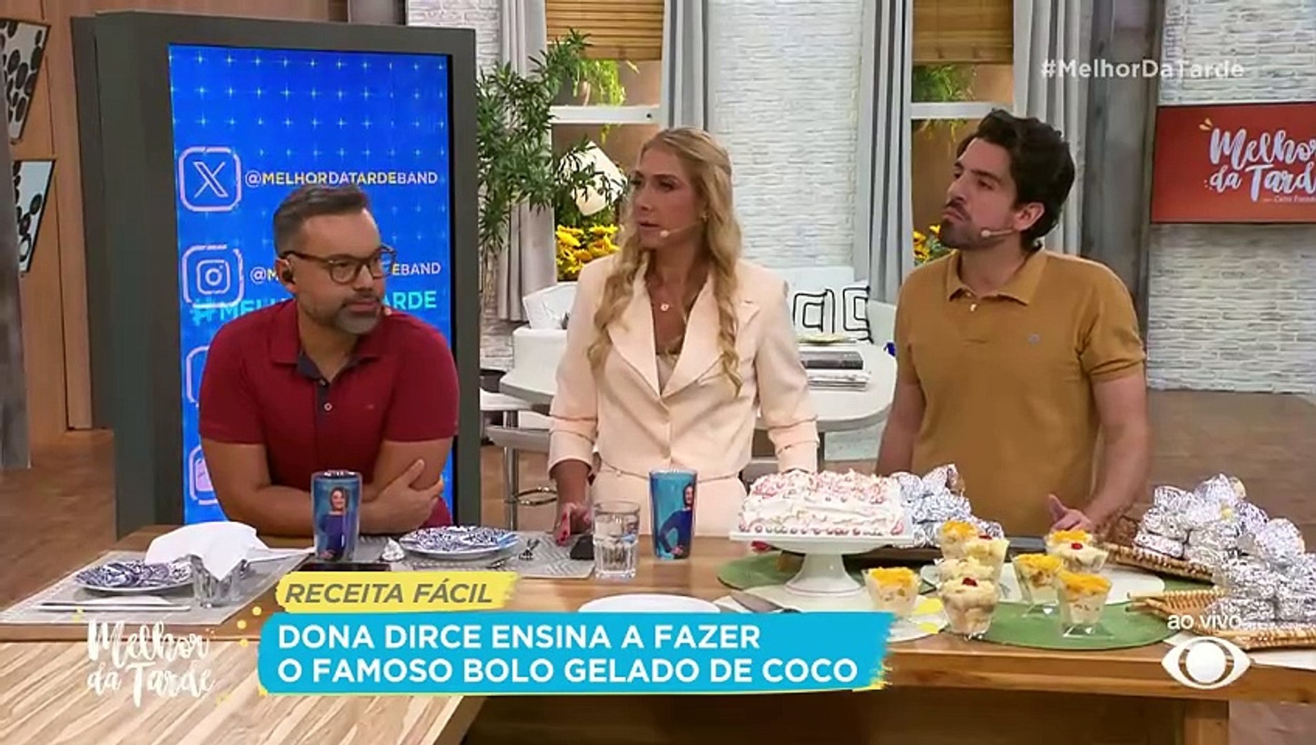 Bolo gelado de coco | Band Receitas