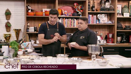 Pão de cebola recheado | Band Receitas