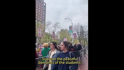 Stop police violence！ Stop hurting the students！