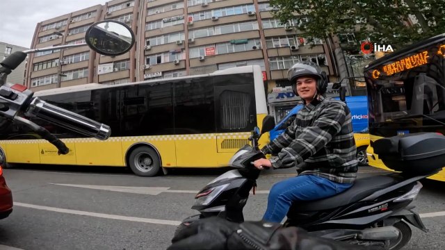 Motosikletine çarpan kişi annesi çıktı!