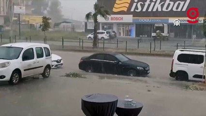 Şırnak'ta sağanak sele neden oldu: Ev ve iş yerlerini su bastı