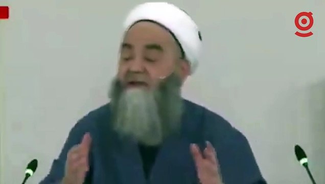 Cübbeli Ahmet, İsmailağa cemaati heyetinin İslam'a çok zarar verdiğini söyleyerek hakkını haram etti.