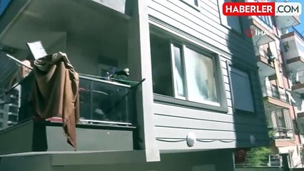 Balkonda alev alan yatak korkuttu