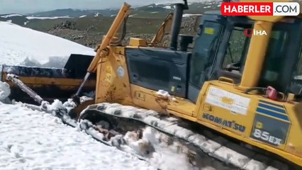 Kar Kaplanları bahar ayında kar temizliğinde