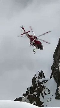 Alpinisti bloccati sul Grignone, il video dell'intervento dei Draghi lombardi
