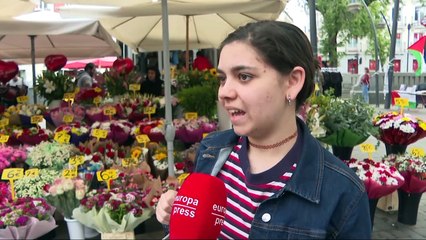 Flores y poesía hacen más especial este Día de la Madre