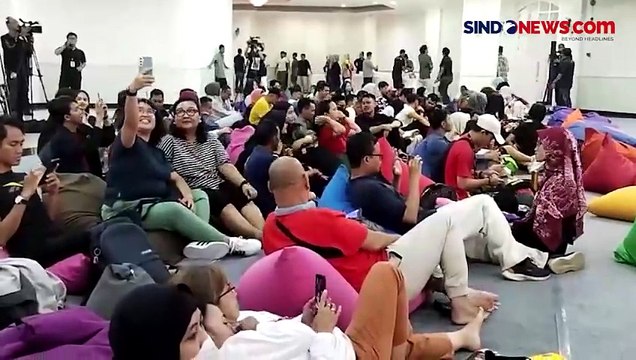 Sorak-sorai Warga Saksikan Nobar Final Thomas Cup 2024 di Kemenpora