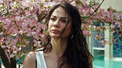 Conoce a Farah, una mujer de 36 años compartiendo su historia en español 🌟