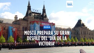 Rusia exhibe su ejército en el ensayo del desfile del 'Día de la Victoria' en la Plaza Roja de Moscú