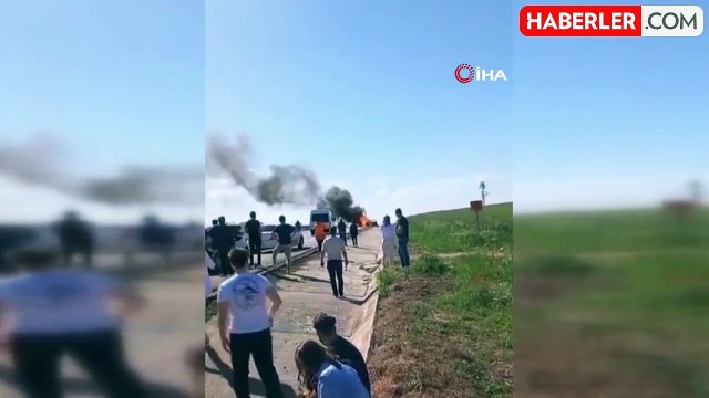 Edirne'ye kakava şenliklerine giden gençlerin aracı alev aldı