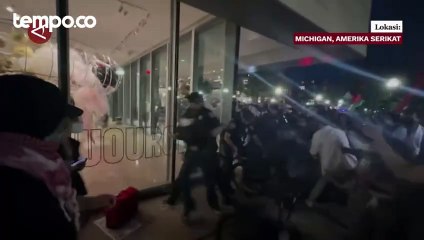 Polisi Halau Paksa Demonstran Pro-Palestina Di Michigan dengan Sepeda