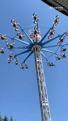 Descargar video: Il se souviendra longtemps de son petit tour en manège