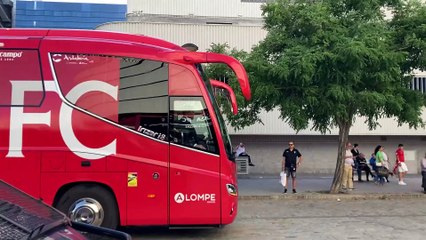¡El Sevilla FC ya en su estadio para el crucial duelo contra Granada! ⚽