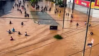 VÍDEO: Parte de represa rompe no RS e cidade registra alagamento histórico; água ultrapassa cintura