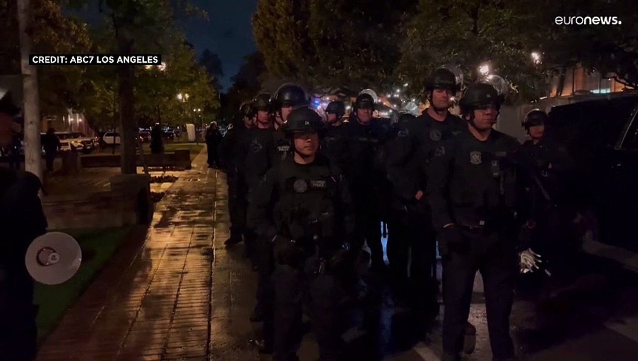 شاهد: طلاب بجامعة جنوب كاليفورنيا يغادرون اعتصام مناهض لإسرائيل بعد تهديدات الشرطة