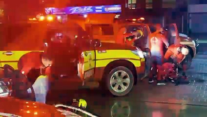 Família agarrada em árvore e 800 pessoas em escola: os relatos dos bombeiros de SC no RS