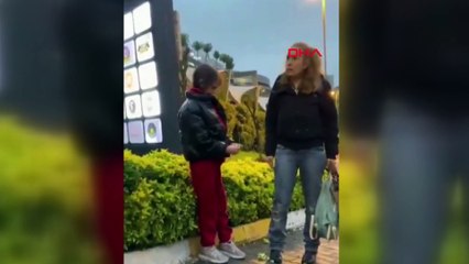 Kızına şiddet uygulayan anne tepki gösterenlere "alın sizin olsun" dedi!