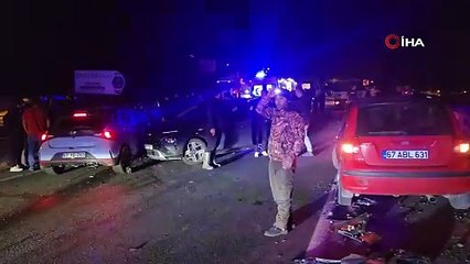 Motosikletli tilkiye çarpıp devrildi, diğer araçlar da zincirleme kazaya karıştı