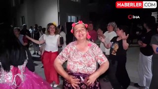 Genç kızlar gelinlik giyip 9/8 müziklerle Hıdırellez'i kutladı