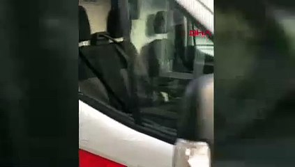 Şehir eşkıyası ambulansa saldırdı, hamile sağlık çalışanı yaralandı
