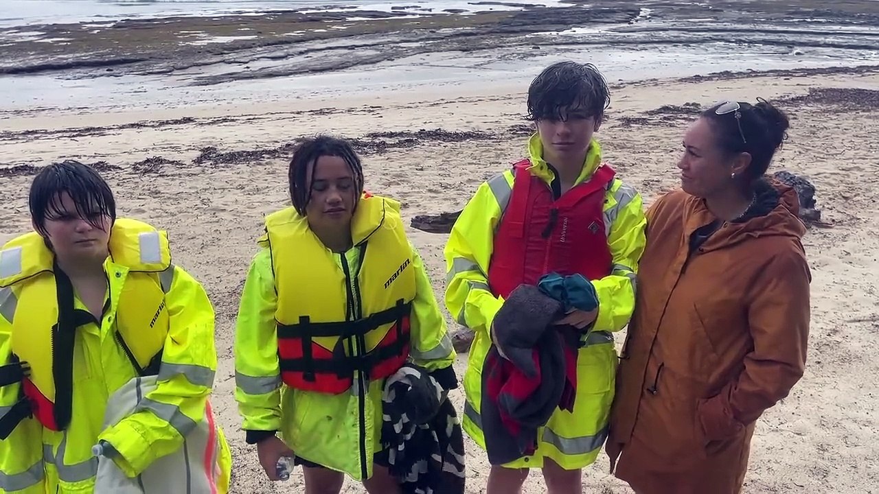 Three children rescued in Jervis Bay | May 6, 2...