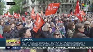 En España militantes expresaron apoyo al Pdte. Pedro Sánchez y su esposa