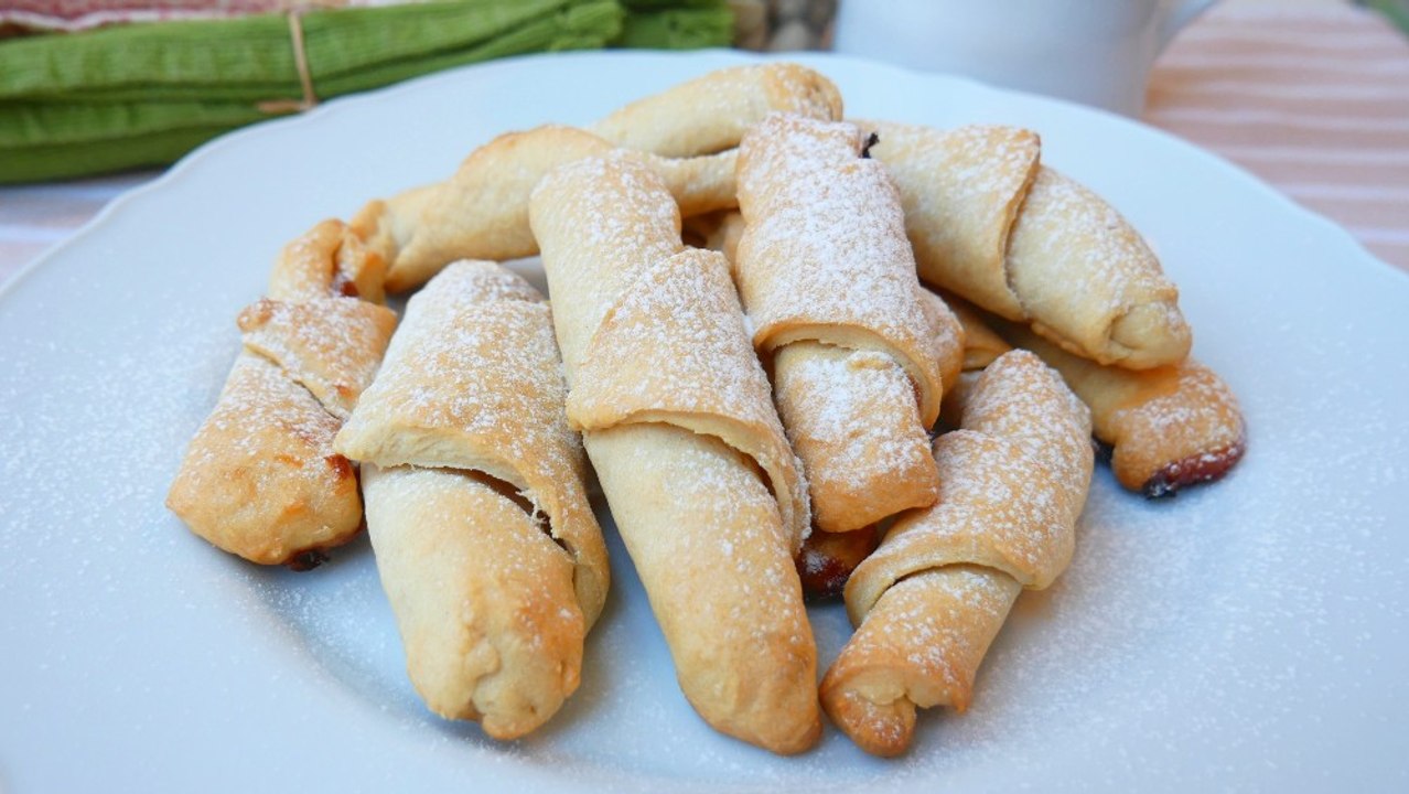Rollitos caseros rellenos de dulce de leche, crujientes y deliciosos