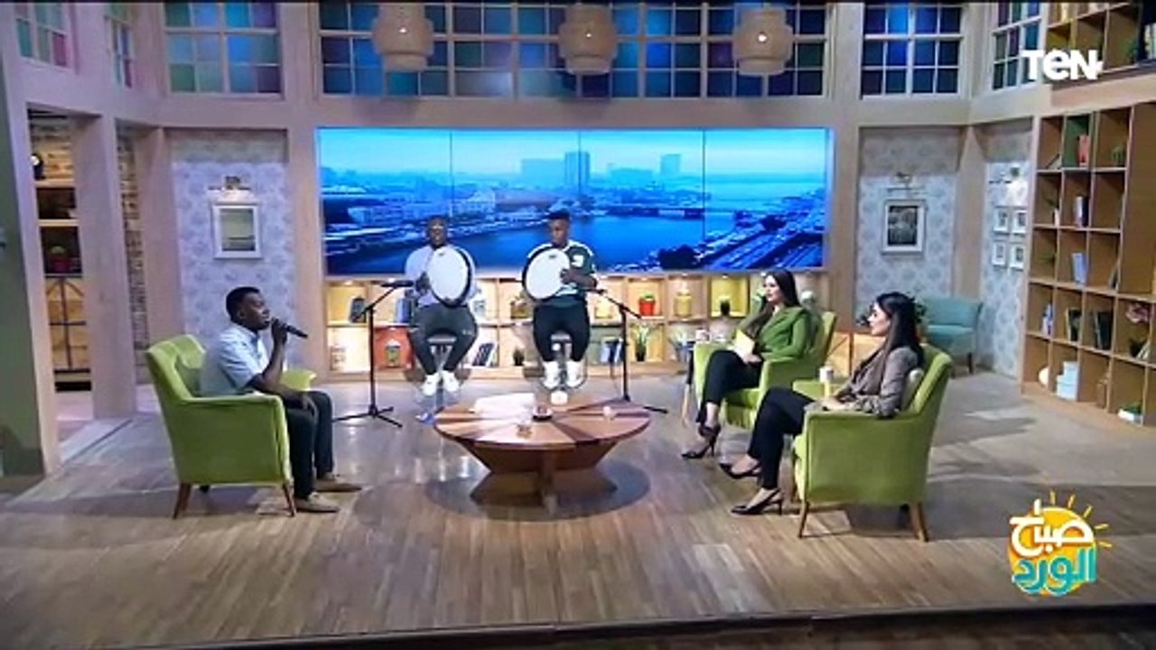 المطرب النوبي حسن محمد يغني أغنية "شمندورة" الت...