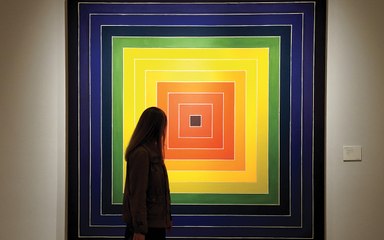 Addio a Frank Stella (1936-2024): la vita in un quadro