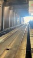 Caos en Cercanías Madrid: desalojan un tren averiado y los pasajeros tienen que caminar por las vías para llegar a la estación de Atocha