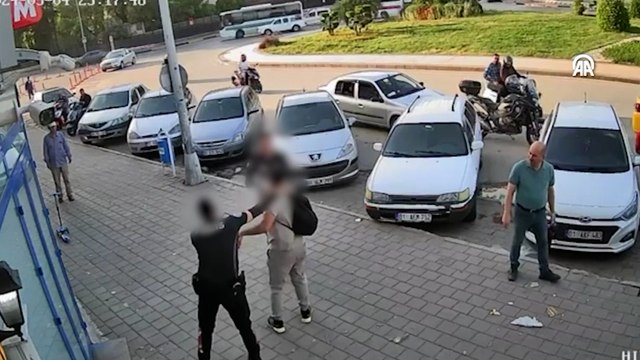 Adana'da polise saldıran zanlı adli kontrolle salıverildi